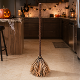 🧹 Haunted Floating Witch Broom
